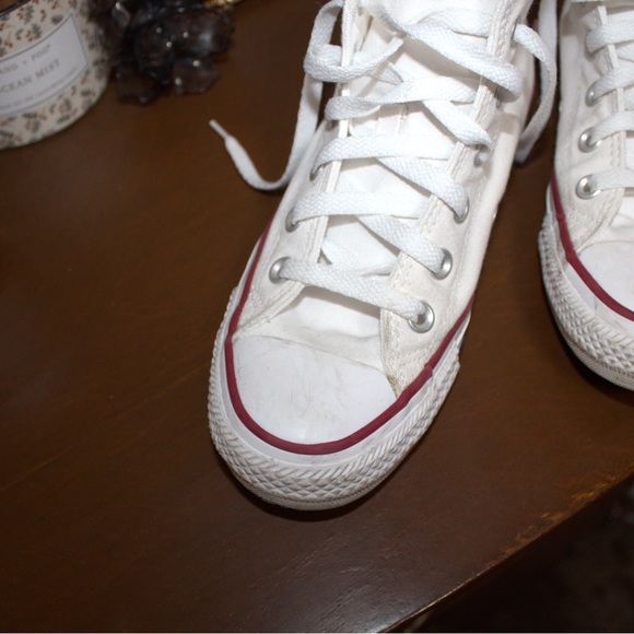Converse White High-Top Sneakers with Red/Blue Accents - Picture 4 of 8